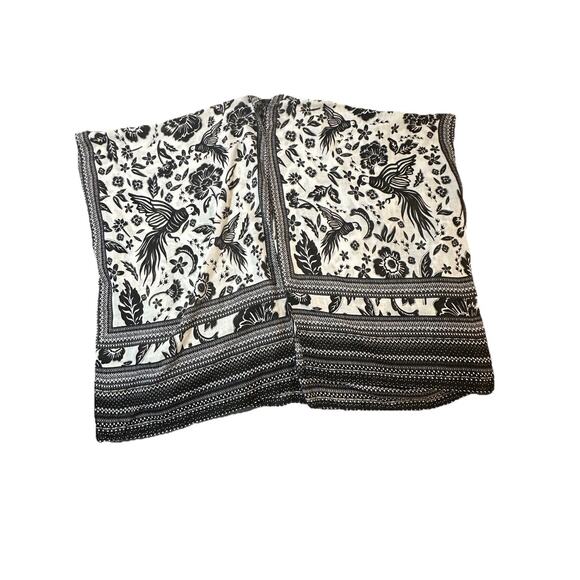 Vince Camuto Black White Bird Floral Print Sheer Poncho Top OS - Picture 2 of 8